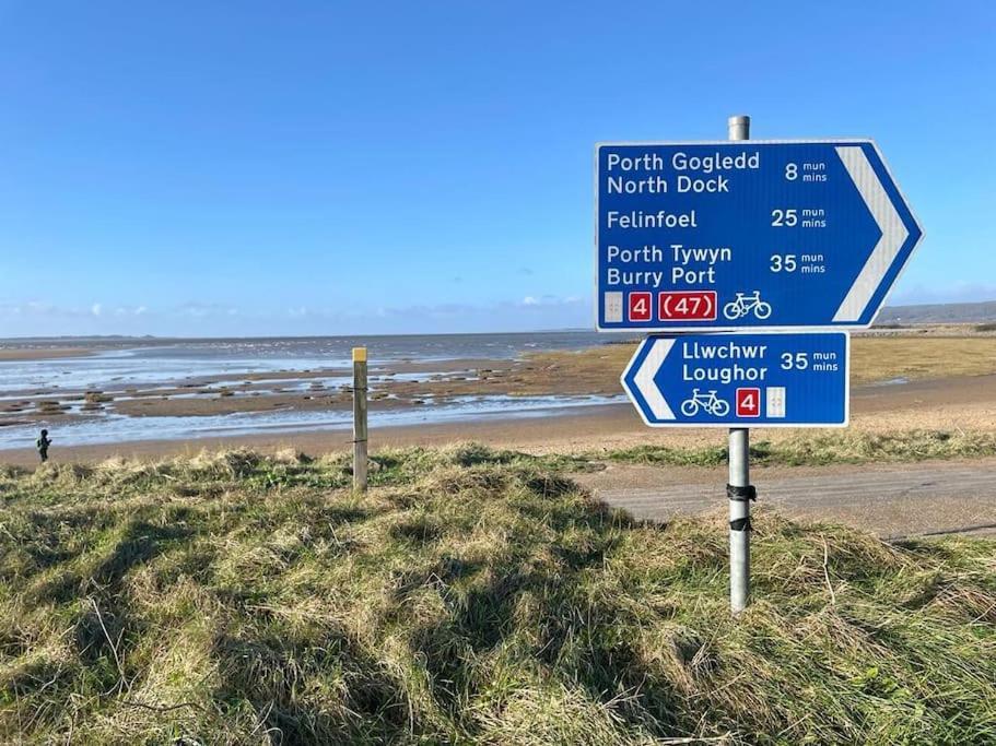 Coastal Apartment With Beach On Your Doorstep! Llanelli Eksteriør billede