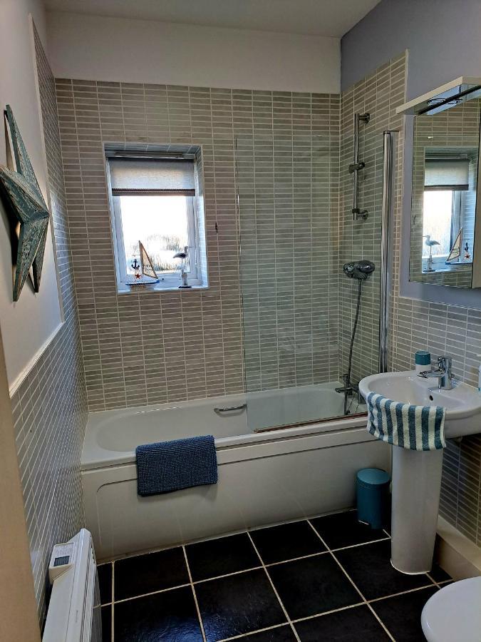 Coastal Apartment With Beach On Your Doorstep! Llanelli Eksteriør billede