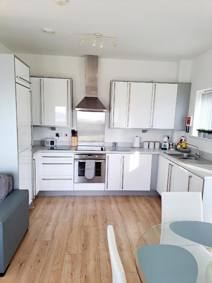 Coastal Apartment With Beach On Your Doorstep! Llanelli Eksteriør billede