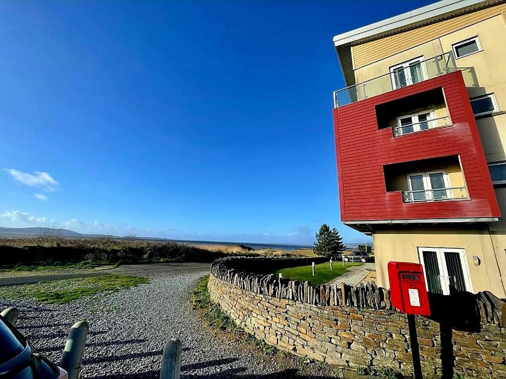 Coastal Apartment With Beach On Your Doorstep! Llanelli Eksteriør billede