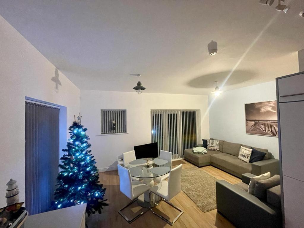 Coastal Apartment With Beach On Your Doorstep! Llanelli Eksteriør billede